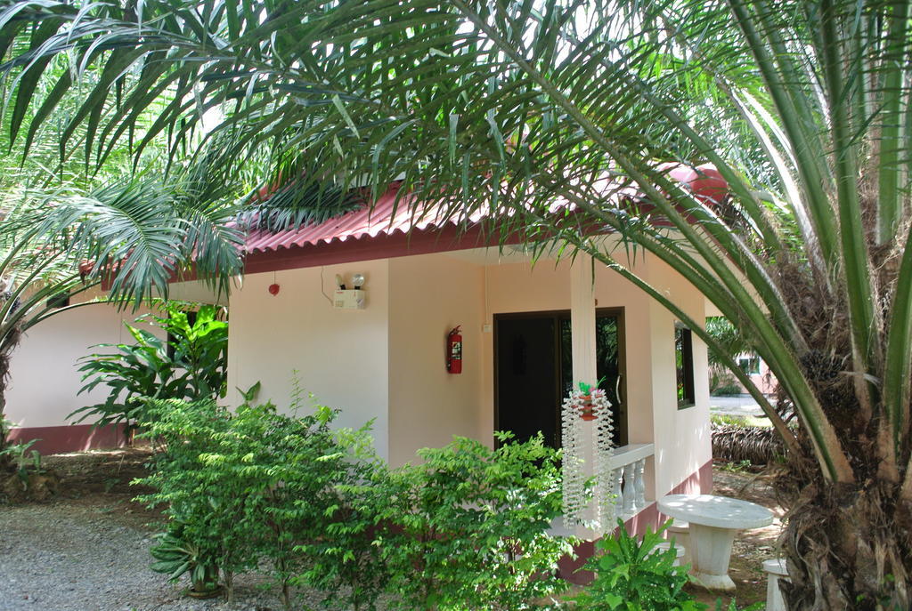 Bantatuk Resort & Restaurant Ban Tha Khun Exterior foto