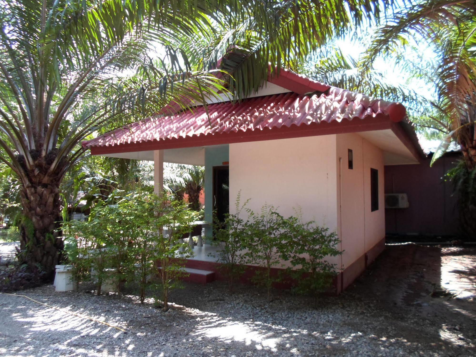 Bantatuk Resort & Restaurant Ban Tha Khun Exterior foto